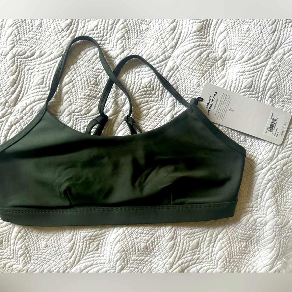 Alo yoga airlift intrigue sports bra size Medium